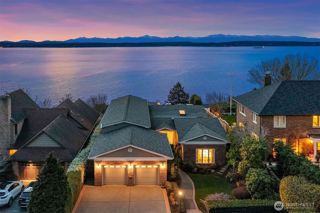 Photo of 2629 46th Avenue W, Seattle, WA 98199 (MLS # 2477439)