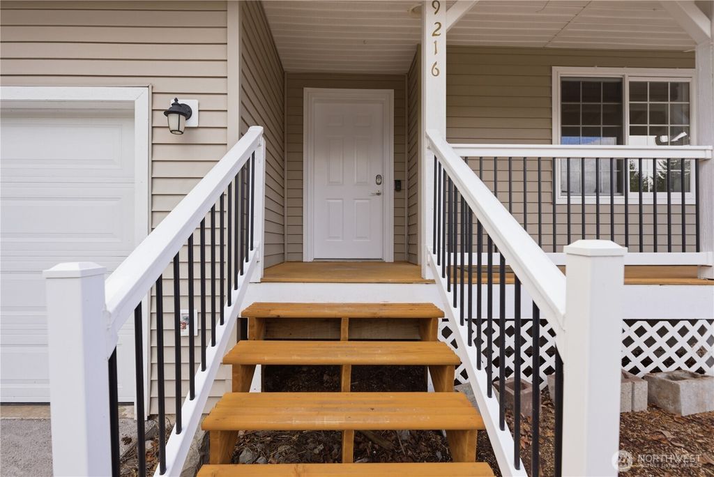 Photo of 19216 Crown Ridge Boulevard, Arlington, WA 98223 (MLS # 2488347)