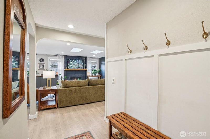 4211 NE 154th Court