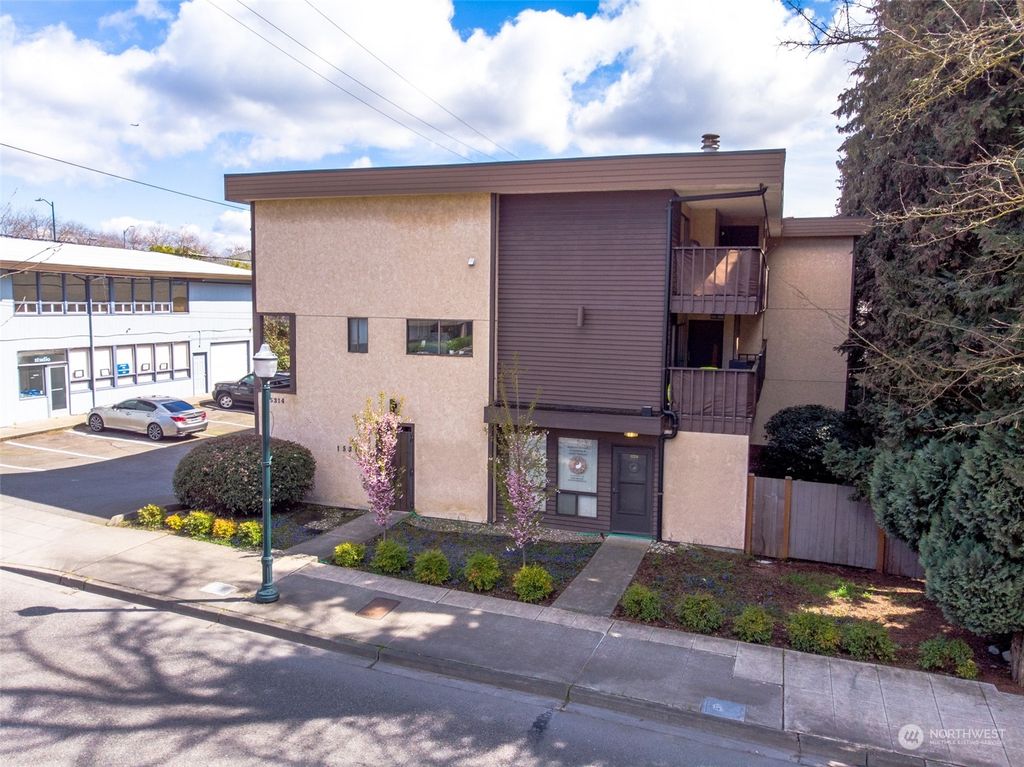 Photo of 15314 4th Avenue SW #2, Burien, WA 98166 (MLS # 2054718)
