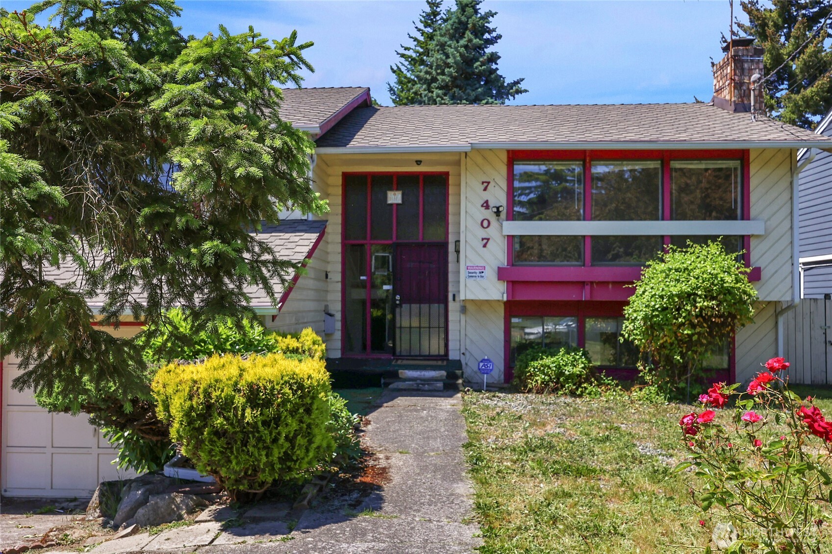7407 25th Avenue NE