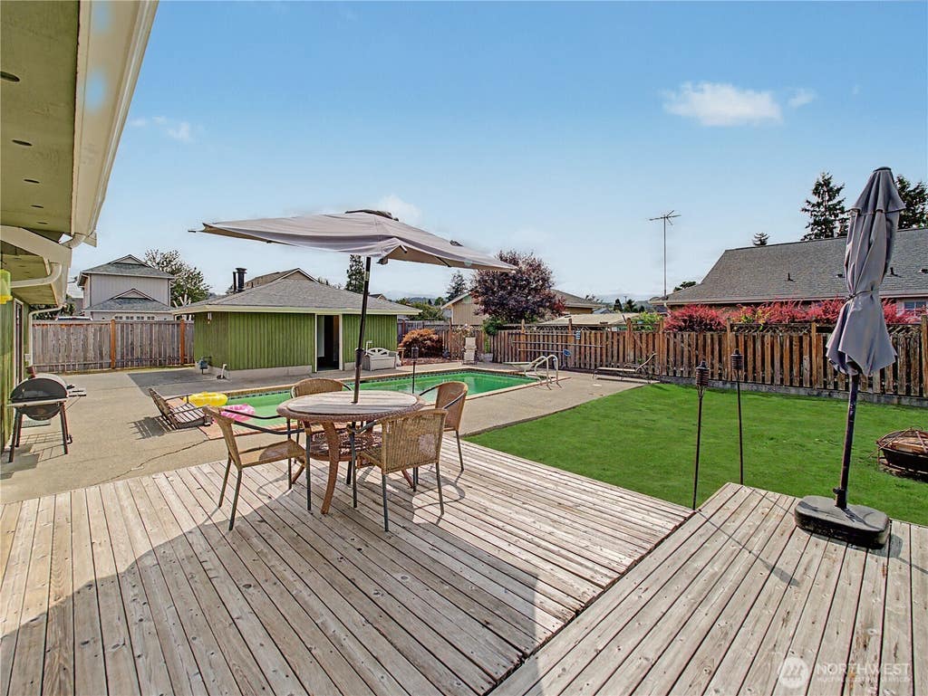 Photo of 621 E Mason Avenue, Buckley, WA 98321 (MLS # 2569488)