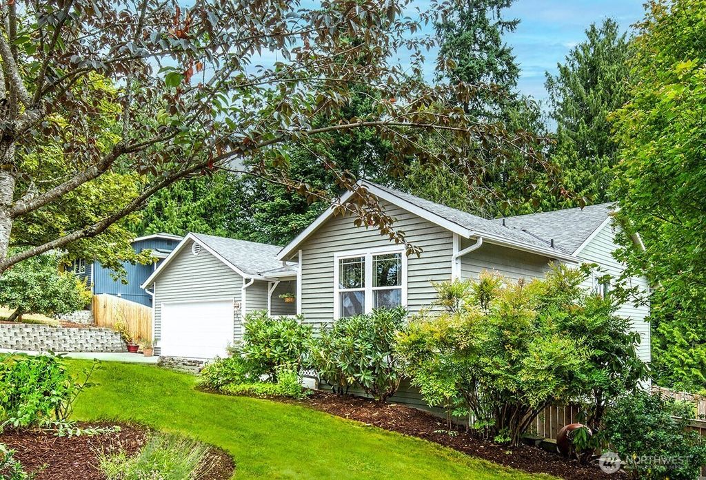 Photo of 16917 17th Avenue SE, Bothell, WA 98012 (MLS # 2434774)