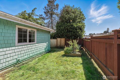 Photo of 805 36th Street, Anacortes, WA 98221 (MLS # 2488396)
