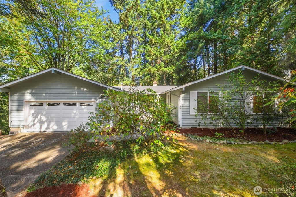 Photo of 15604 SE 42nd Place, Bellevue, WA 98006 (MLS # 2434543)