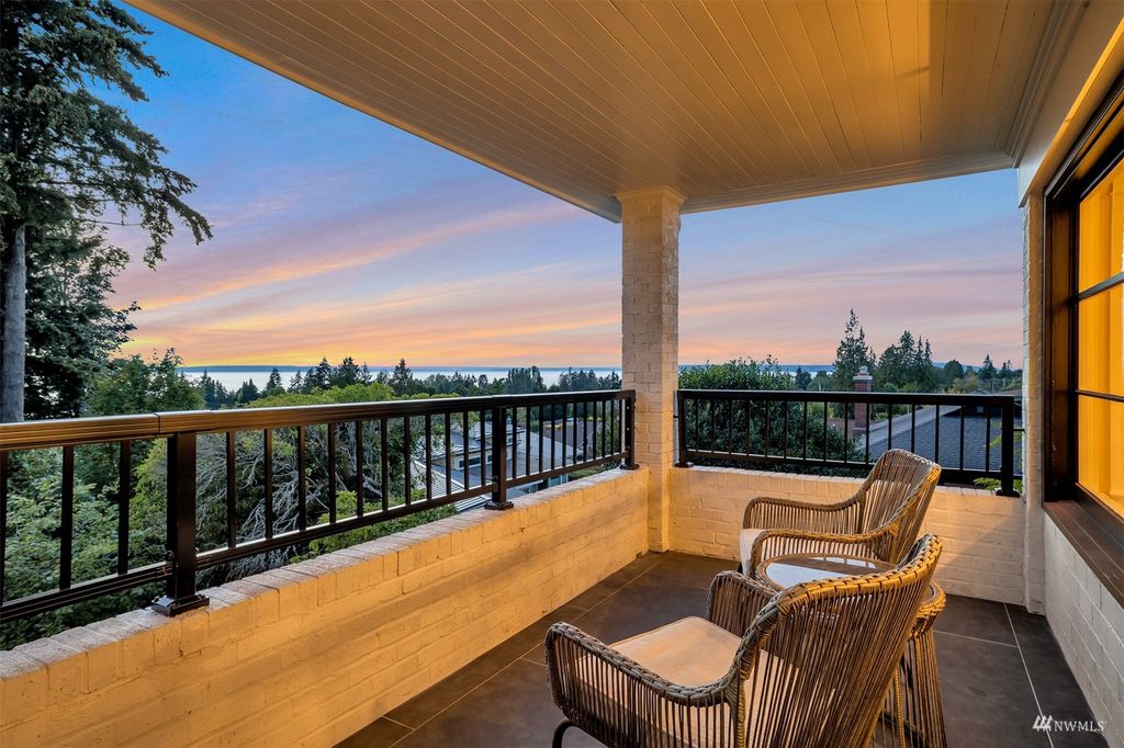 Photo of 529 9th Avenue N, Edmonds, WA 98020 (MLS # 1980618)