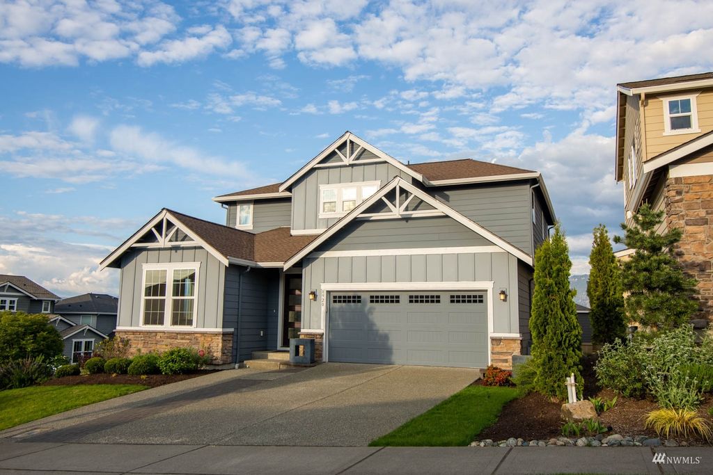 Photo of 8920 Satterlee Avenue SE, Snoqualmie, WA 98065 (MLS # 1985042)