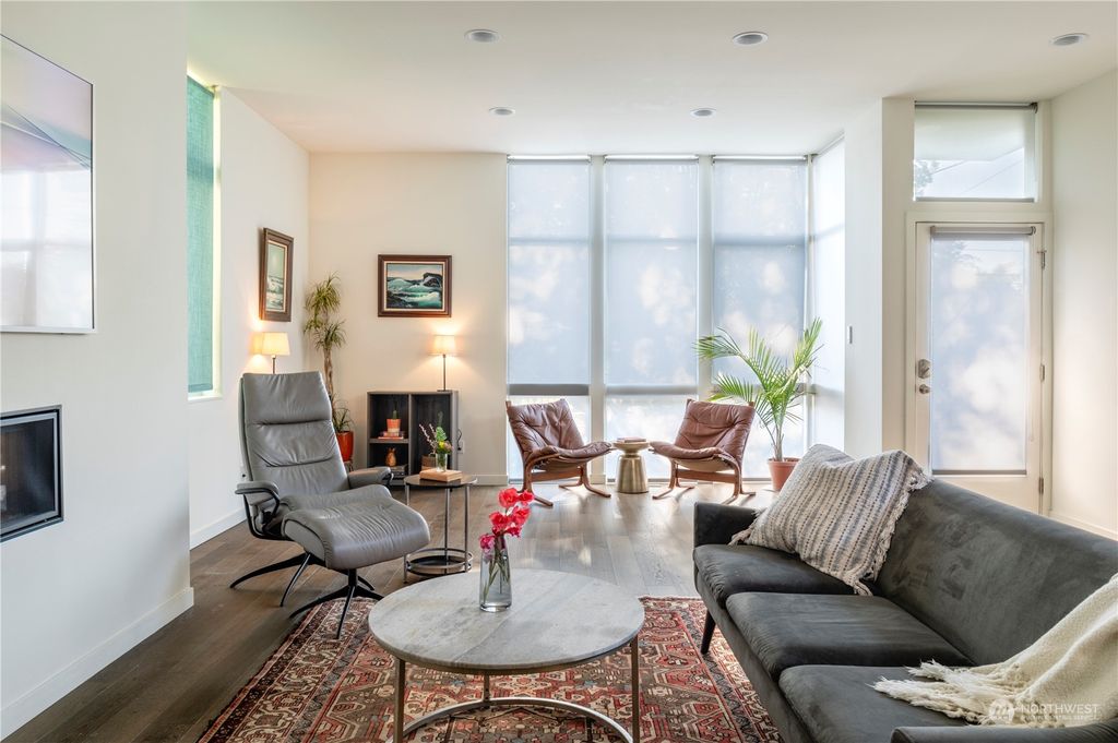 Photo of 1416 31st Avenue, Seattle, WA 98122 (MLS # 2270062)