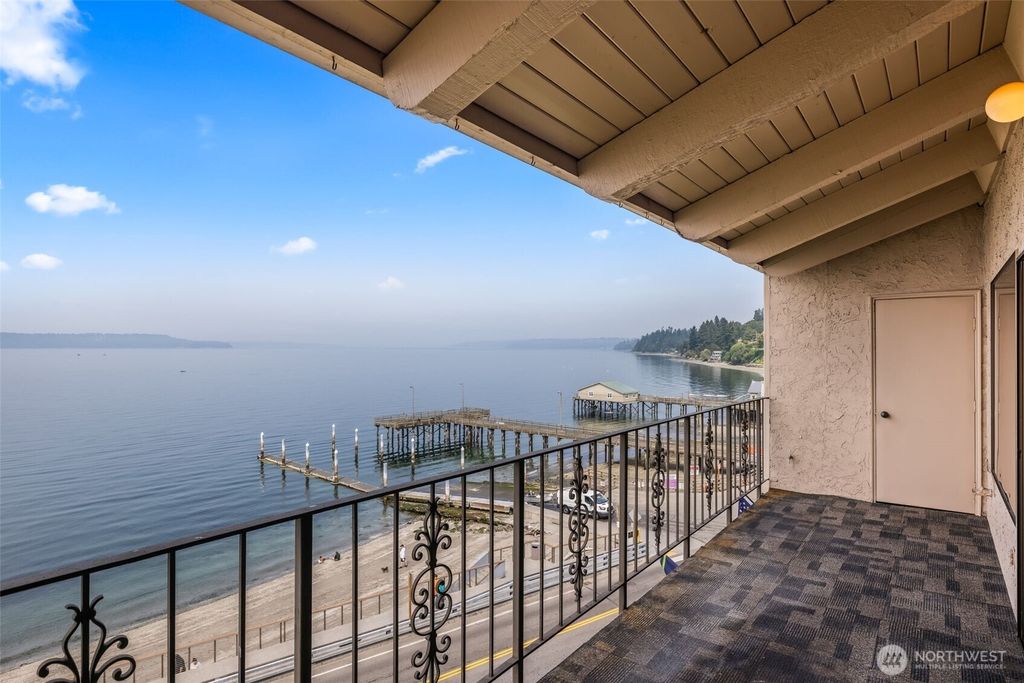 Photo of 28303 sound view Drive S #404, Des Moines, WA 98198 (MLS # 2431076)