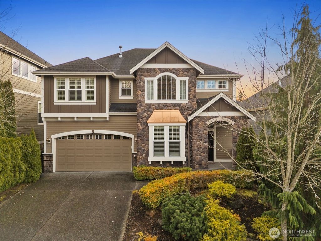Photo of 805 S 37th Place, Renton, WA 98055 (MLS # 2332862)