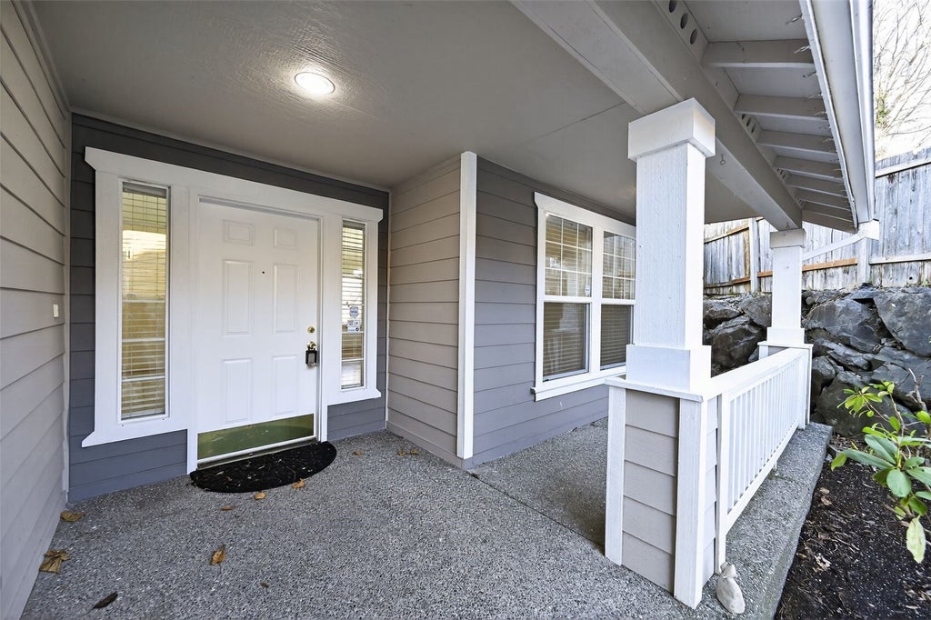 Photo of 2103 NE 6th Circle, Renton, WA 98056 (MLS # 2596144)