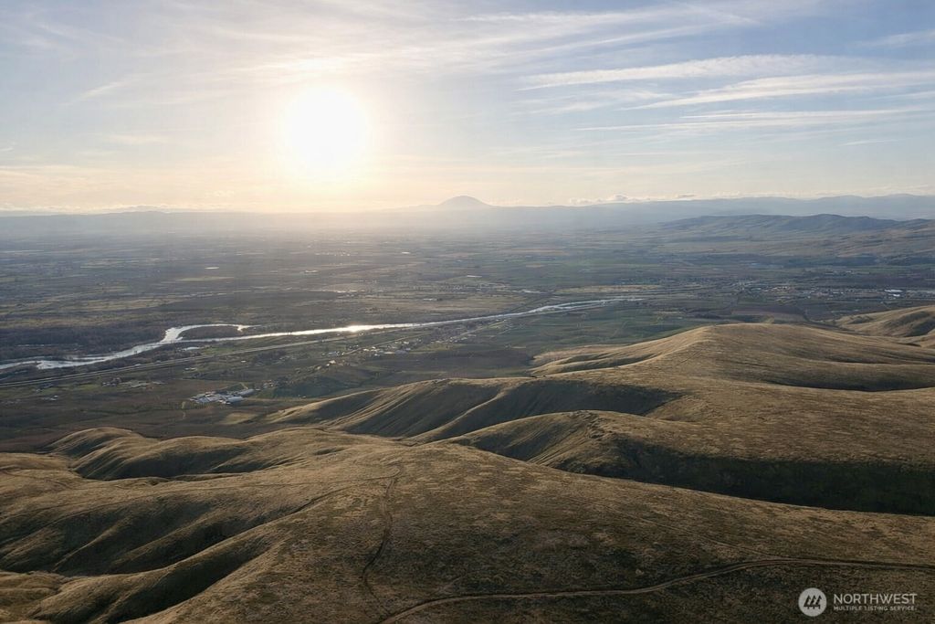 Photo of 100 Orchard Road, Wapato, WA 98936 (MLS # 2480409)