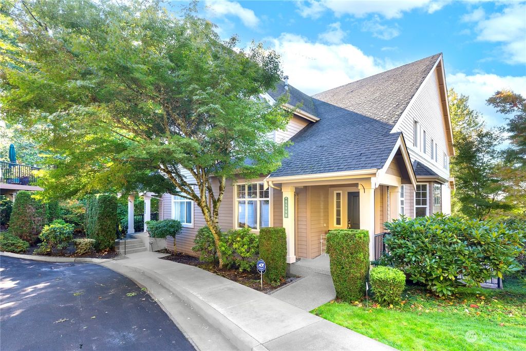 Photo of 6599 161st Avenue SE #B, Bellevue, WA 98006 (MLS # 2193100)