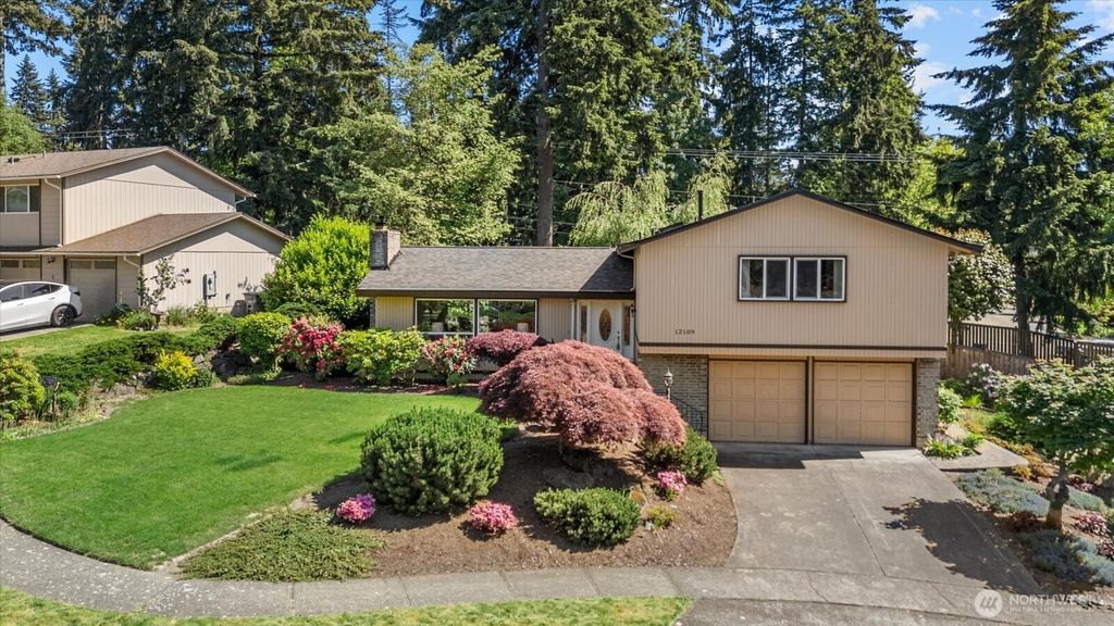 Photo of 12109 SE 68th Place, Bellevue, WA 98006 (MLS # 2527626)