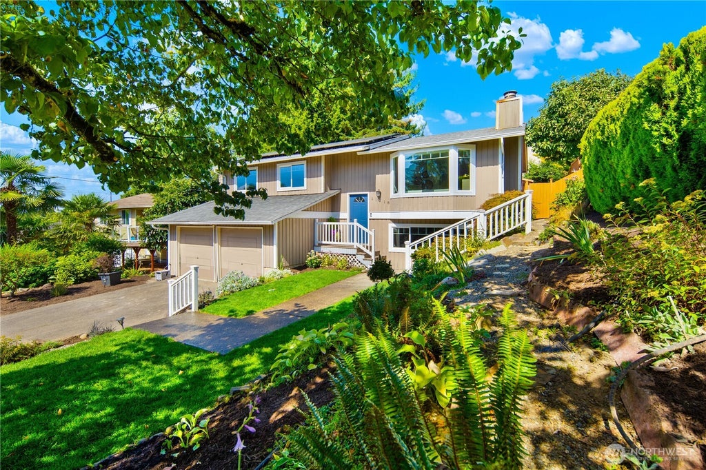 Photo of 11218 NE 91st St ST, Kirkland, WA 98033 (MLS # 2578948)