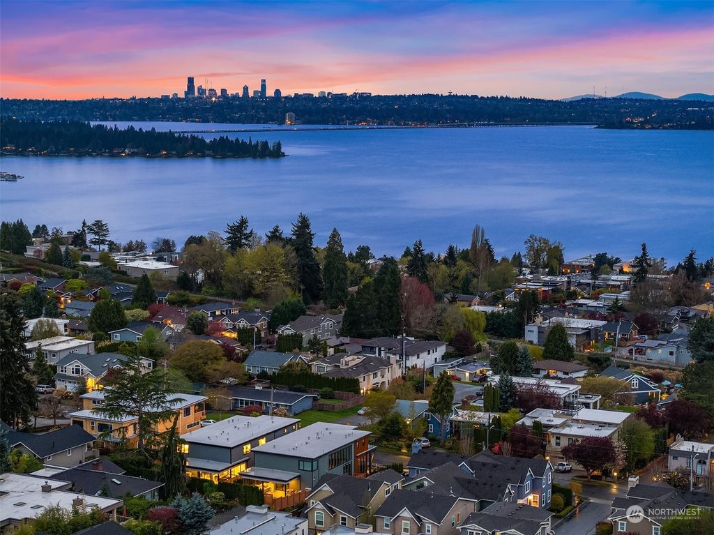 Photo of 6432 106th Avenue NE, Kirkland, WA 98033 (MLS # 2216092)