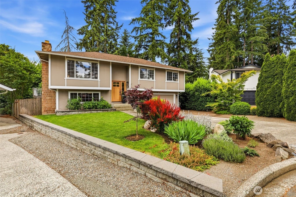 Photo of 13910 120th Avenue NE, Kirkland, WA 98034 (MLS # 2538378)