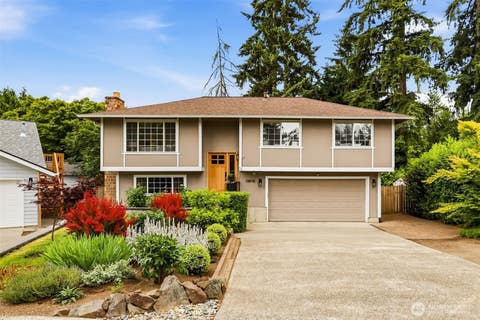 Photo of 13910 120th Avenue NE, Kirkland, WA 98034 (MLS # 2538378)