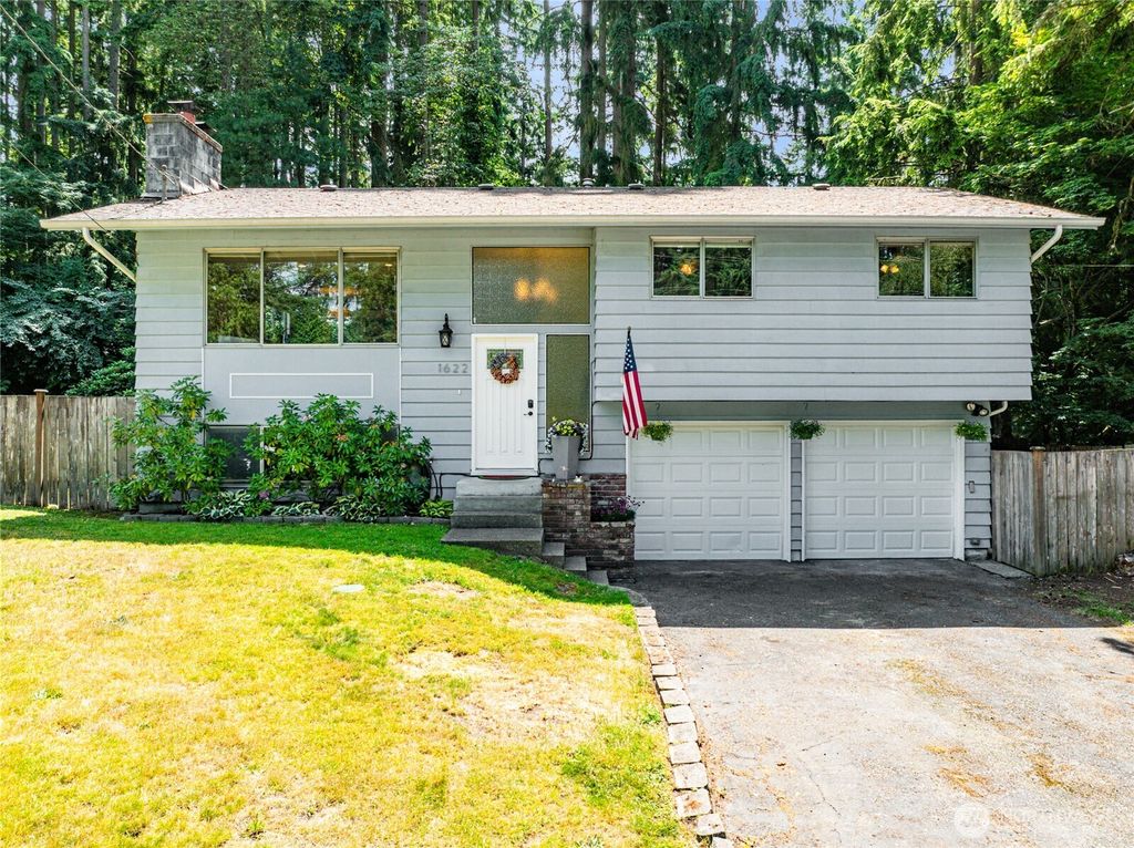 Photo of 1622 196th Place SW, Lynnwood, WA 98036 (MLS # 2395360)