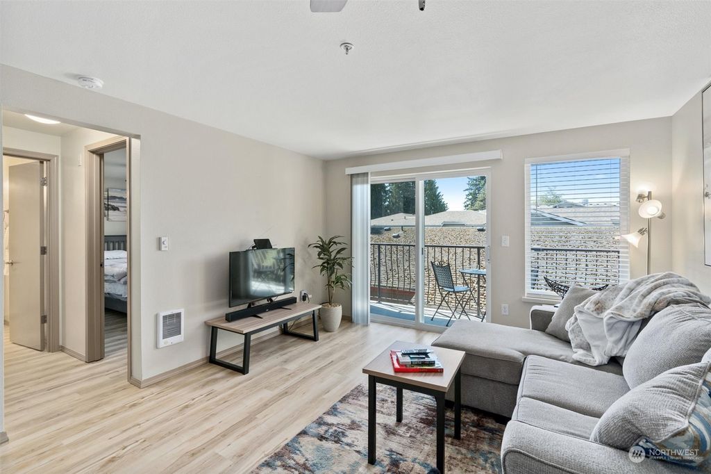 Photo of 12050 15th Avenue NE #403, Seattle, WA 98125 (MLS # 2214601)