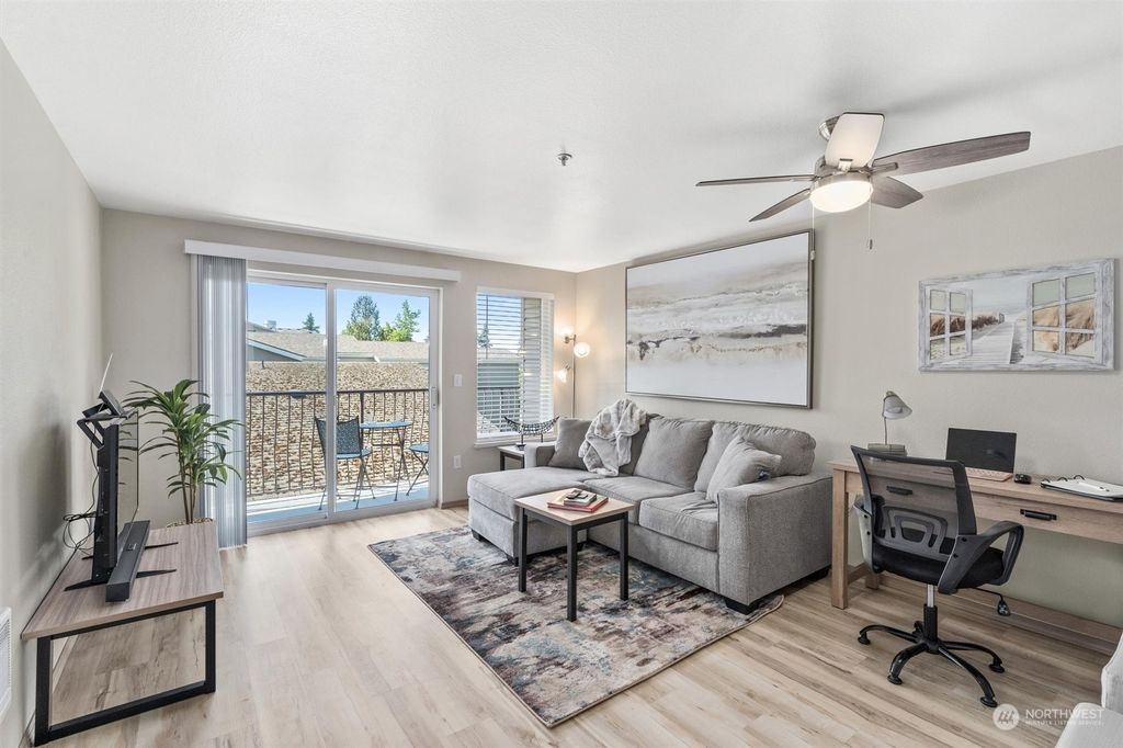 Photo of 12050 15th Avenue NE #403, Seattle, WA 98125 (MLS # 2214601)