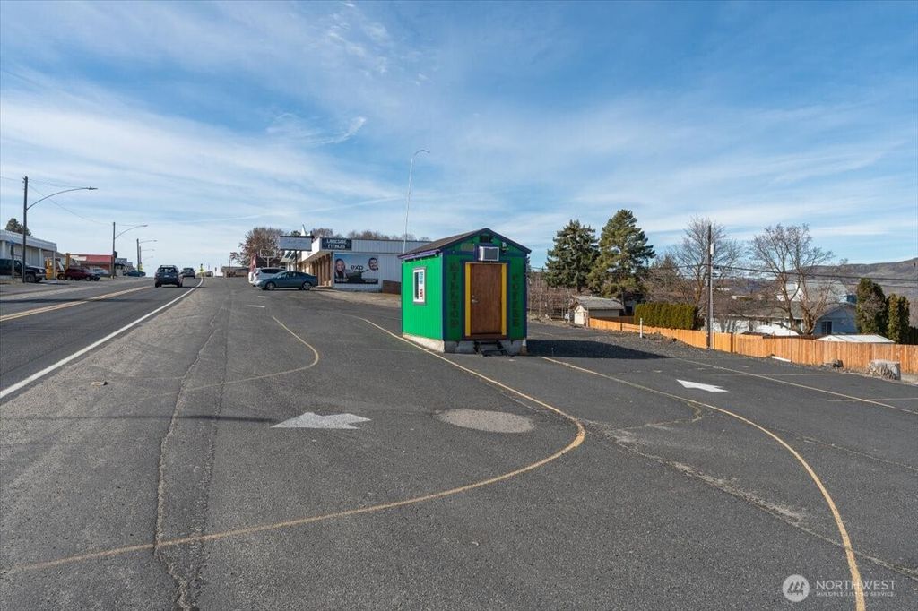 Photo of 119 E Coulee Boulevard, Electric City, WA 99123 (MLS # 2493709)