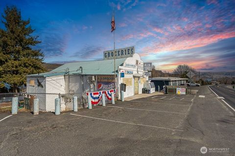 Photo of 119 E Coulee Boulevard, Electric City, WA 99123 (MLS # 2493709)