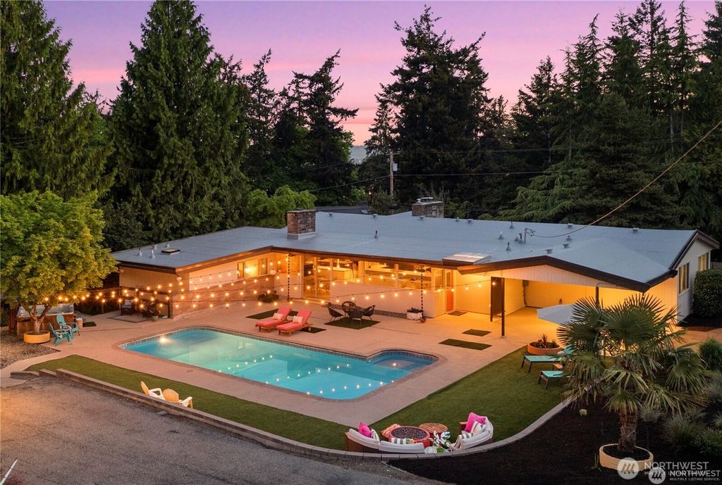 Photo of 616 E Guiberson Street, Kent, WA 98030 (MLS # 2436438)