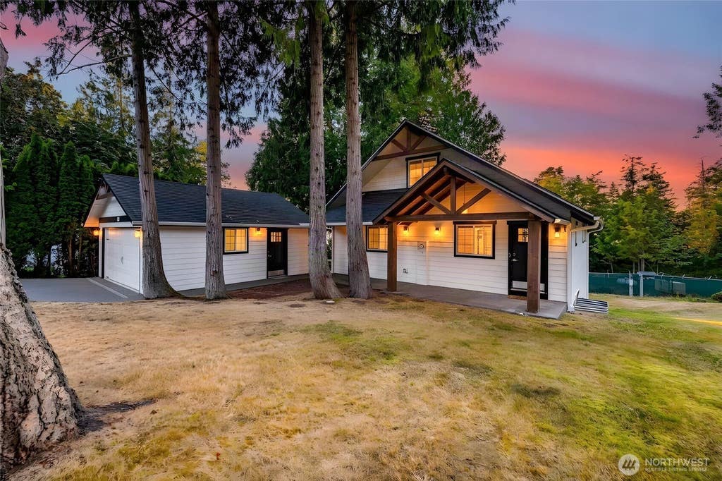 Photo of 728 Tillamuk Drive, La Conner, WA 98257 (MLS # 2572670)