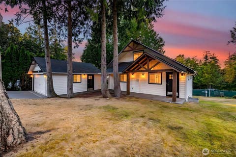 Photo of 728 Tillamuk Drive, La Conner, WA 98257 (MLS # 2572670)