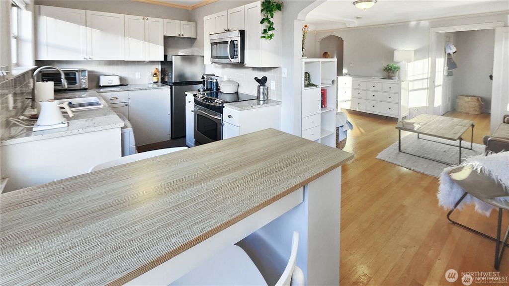 Photo of 124 Warren Avenue N #310, Seattle, WA 98109 (MLS # 2461083)