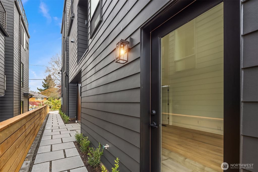 Photo of 333 NW 47th Street #C, Seattle, WA 98107 (MLS # 2513805)