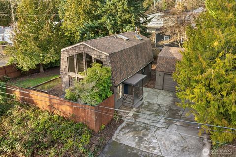 Photo of 1504 NE 107th Street, Seattle, WA 98125 (MLS # 2479105)