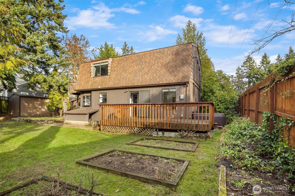 Photo of 1504 NE 107th Street, Seattle, WA 98125 (MLS # 2479105)