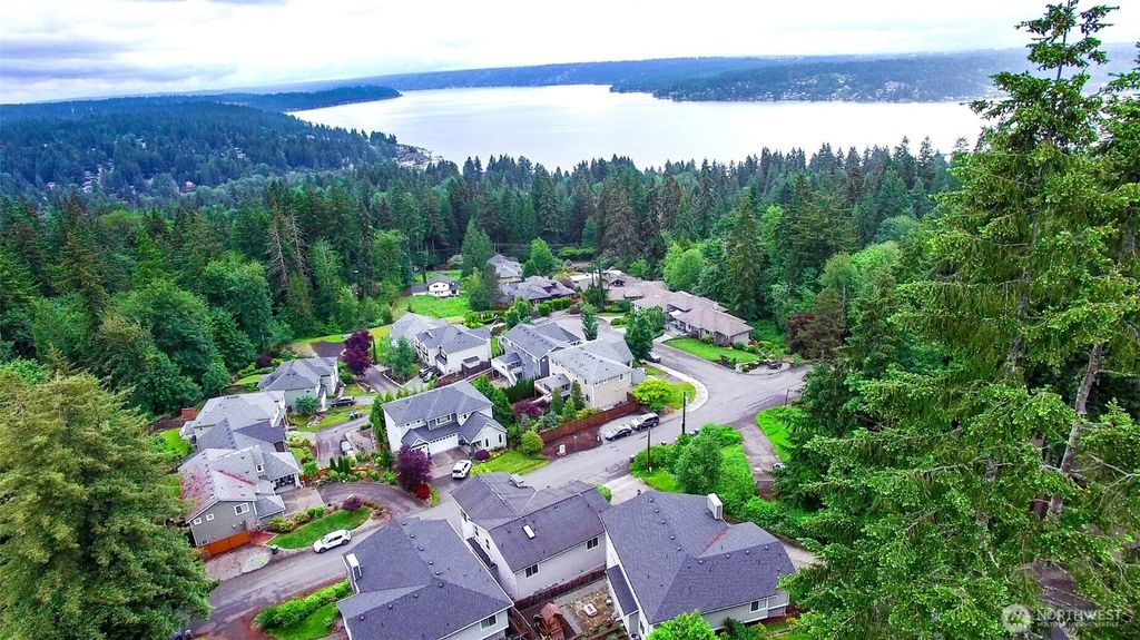 Photo of 4307 166th Lane SE, Bellevue, WA 98006 (MLS # 2501701)