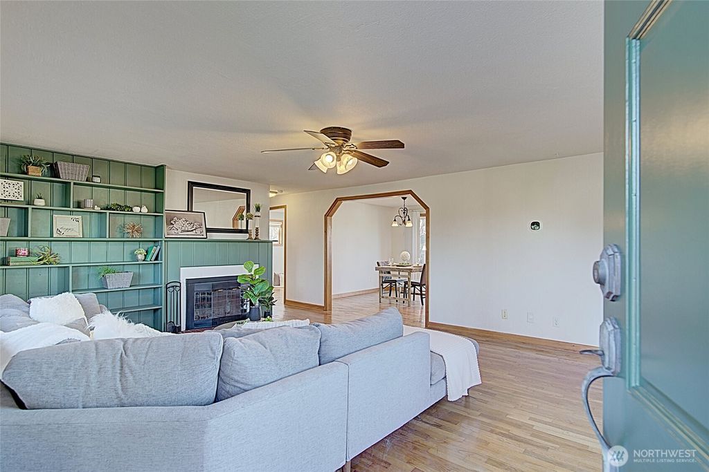 Photo of 1225 Madison Street, Everett, WA 98203 (MLS # 2479861)