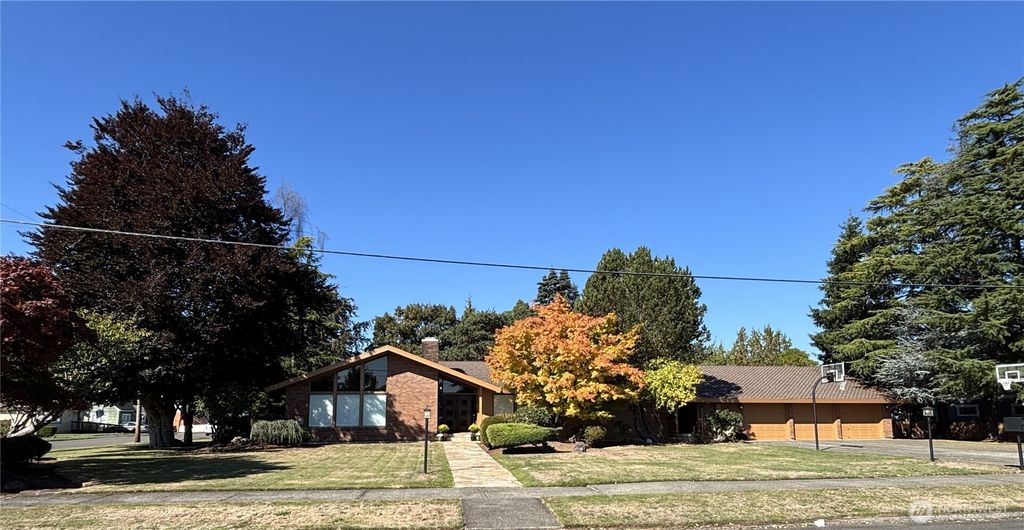 Photo of 720 1st Street, Hoquiam, WA 98550 (MLS # 2532816)