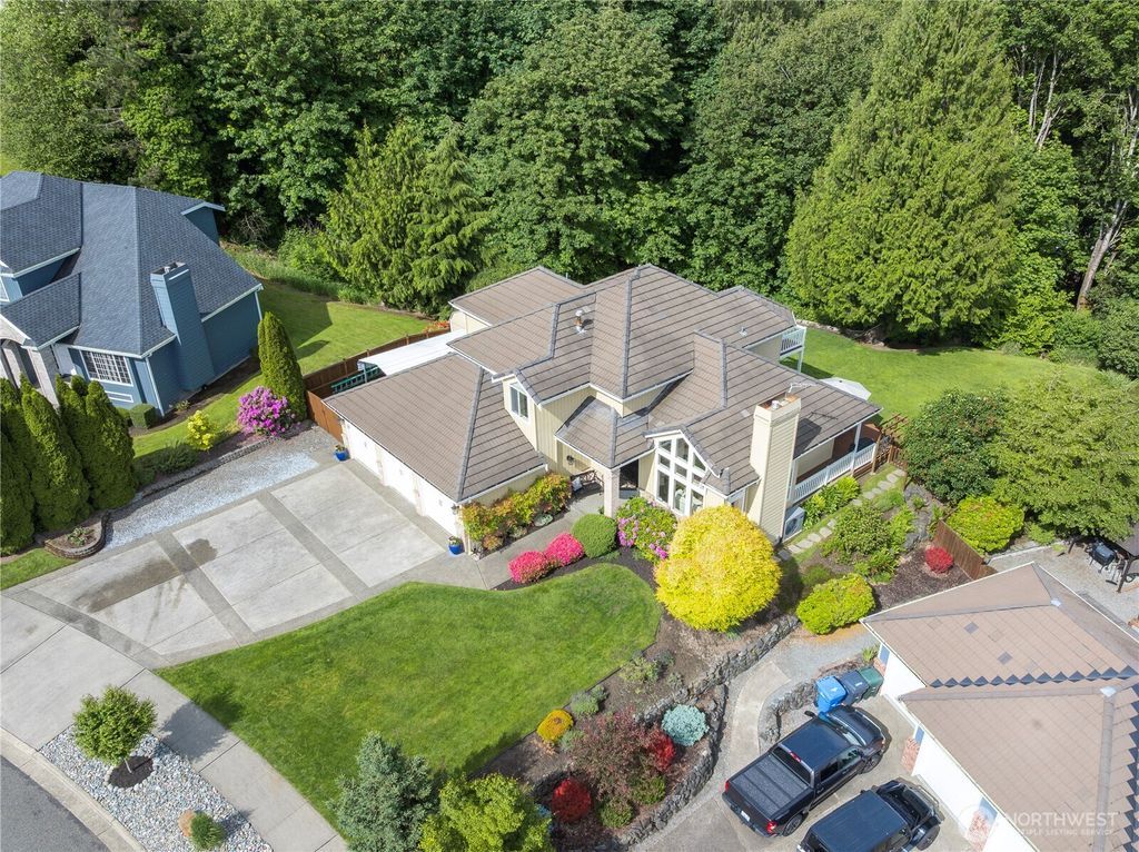 Photo of 1702 14th Street SW, Puyallup, WA 98371 (MLS # 2522600)