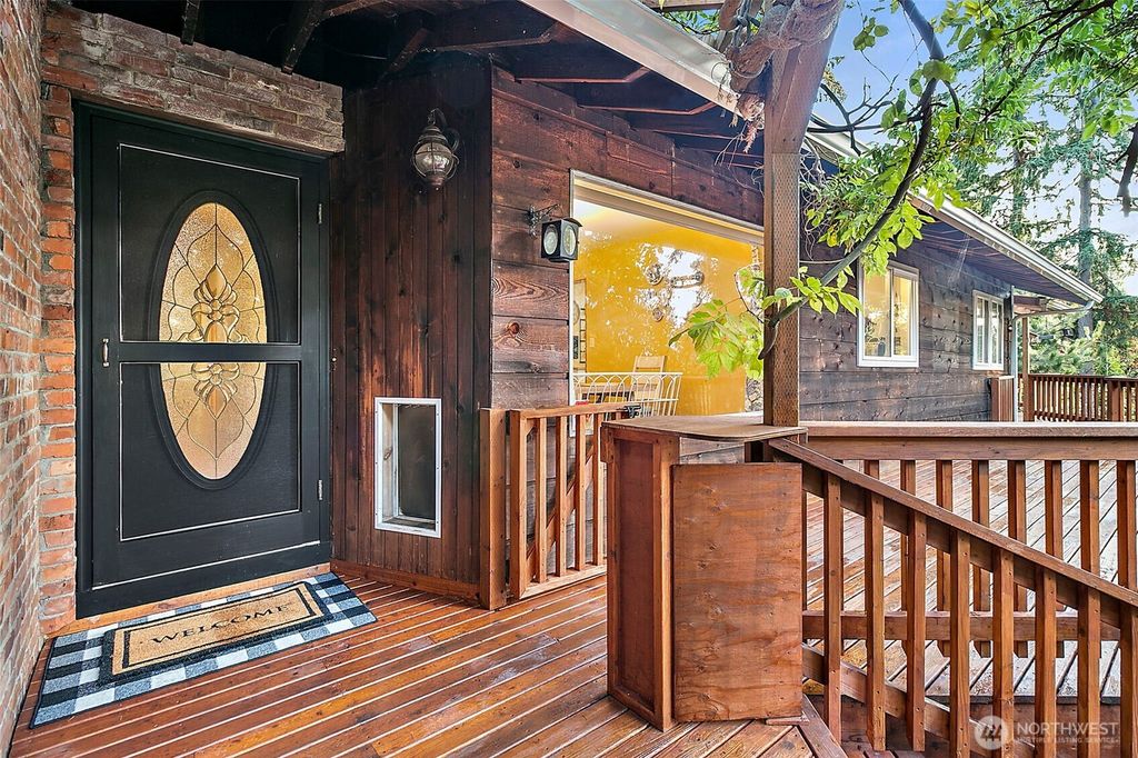 Photo of 15226 26th Avenue SW, Burien, WA 98166 (MLS # 2453772)