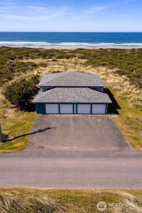 Photo of 1027 S Sand Dune Avenue SW #1A, Ocean Shores, WA 98569 (MLS # 2498195)