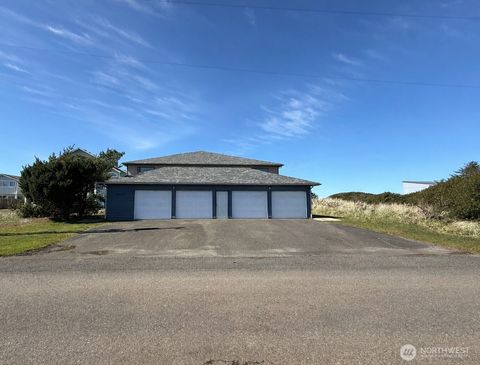Photo of 1027 S Sand Dune Avenue SW #1A, Ocean Shores, WA 98569 (MLS # 2498195)