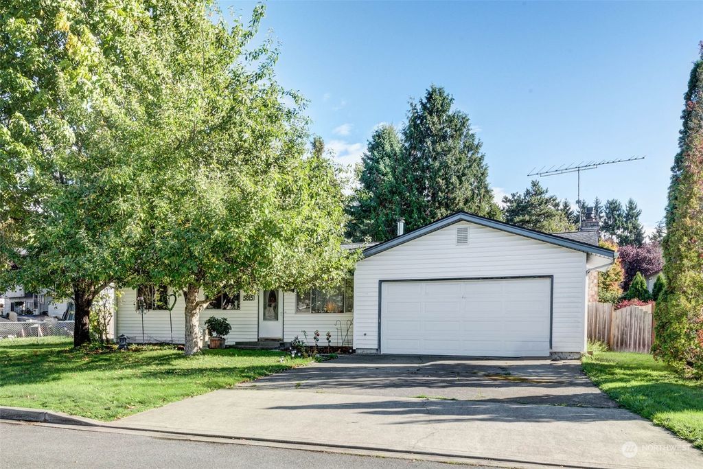 Photo of 5815 65th Drive NE, Marysville, WA 98270 (MLS # 2172649)