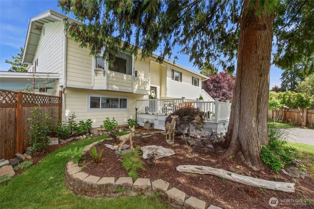 Photo of 6878 Helena Drive NE, Bremerton, WA 98311 (MLS # 2535509)