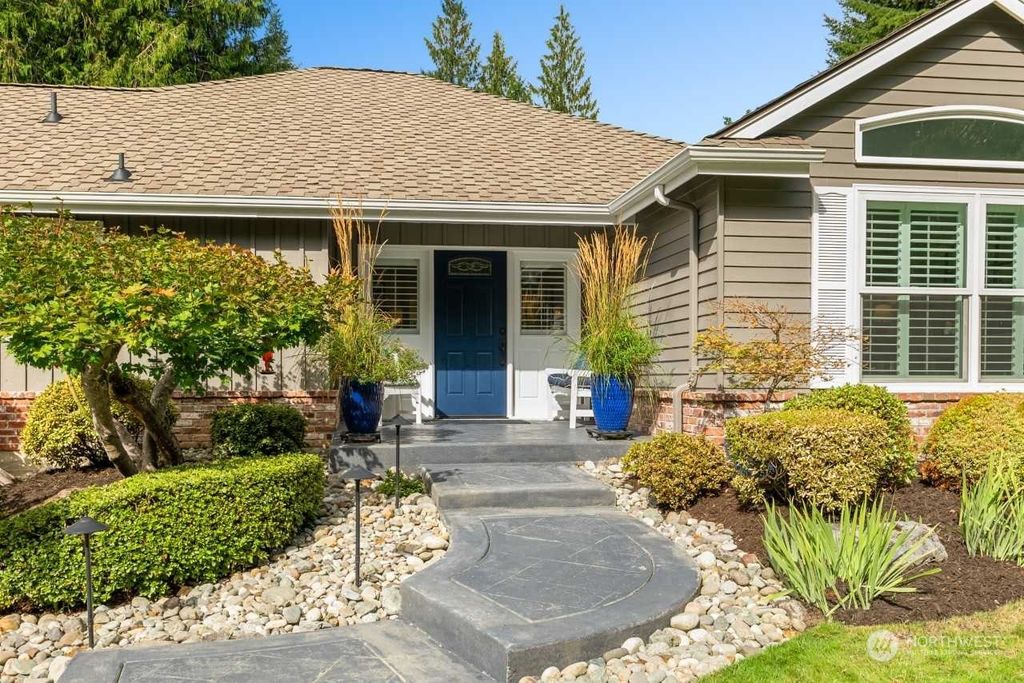 Photo of 21032 NE 36th Street, Sammamish, WA 98074 (MLS # 2157892)