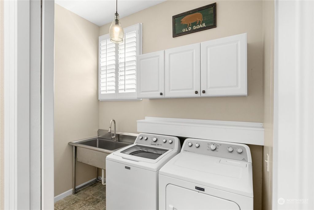 Photo of 21032 NE 36th Street, Sammamish, WA 98074 (MLS # 2157892)