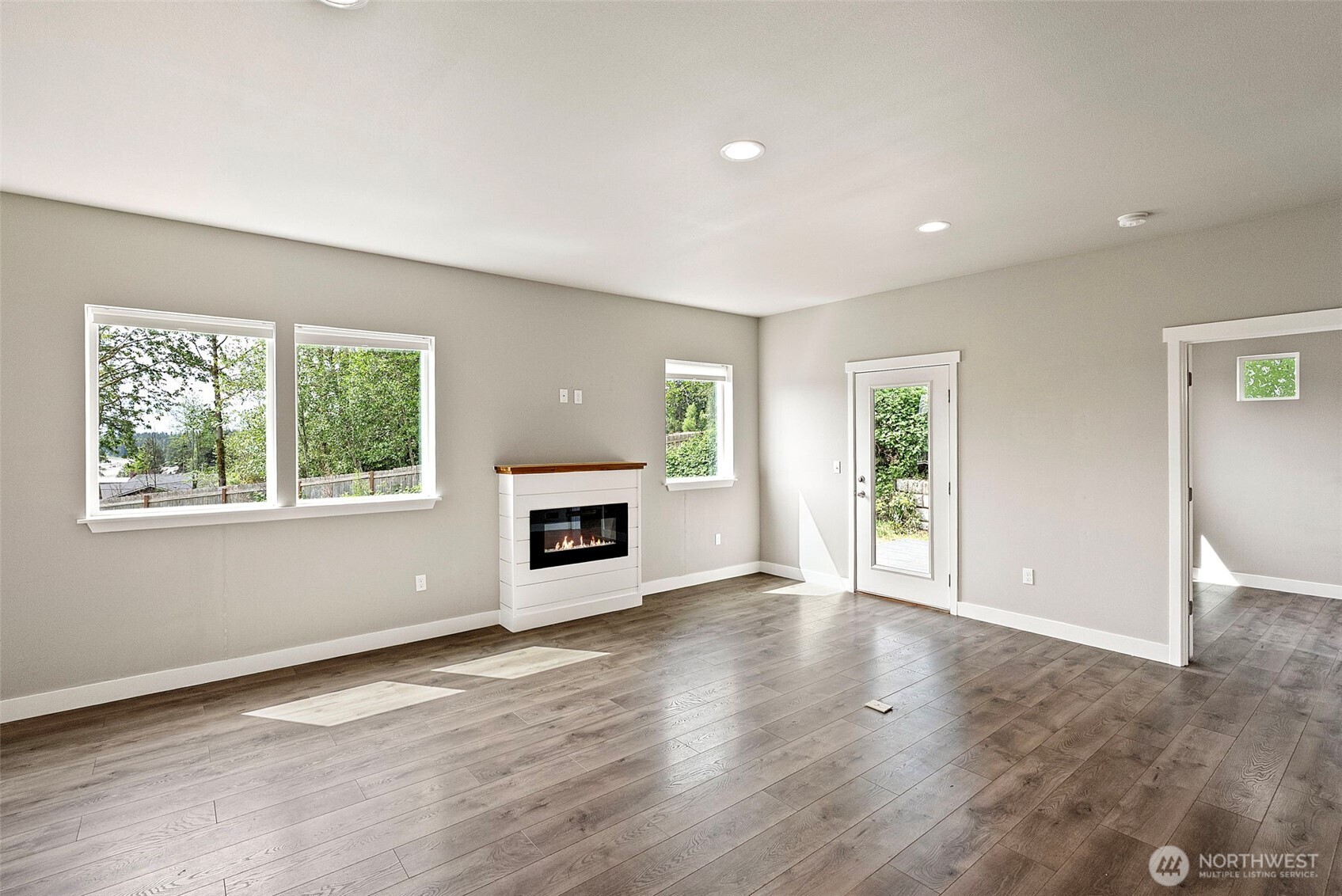 61 E BRADY Loop
