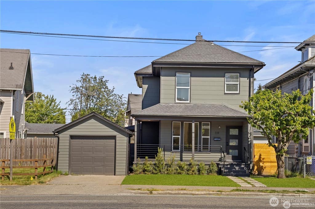 Photo of 709 S Spraque Ave, Tacoma, WA 98405 (MLS # 2562126)