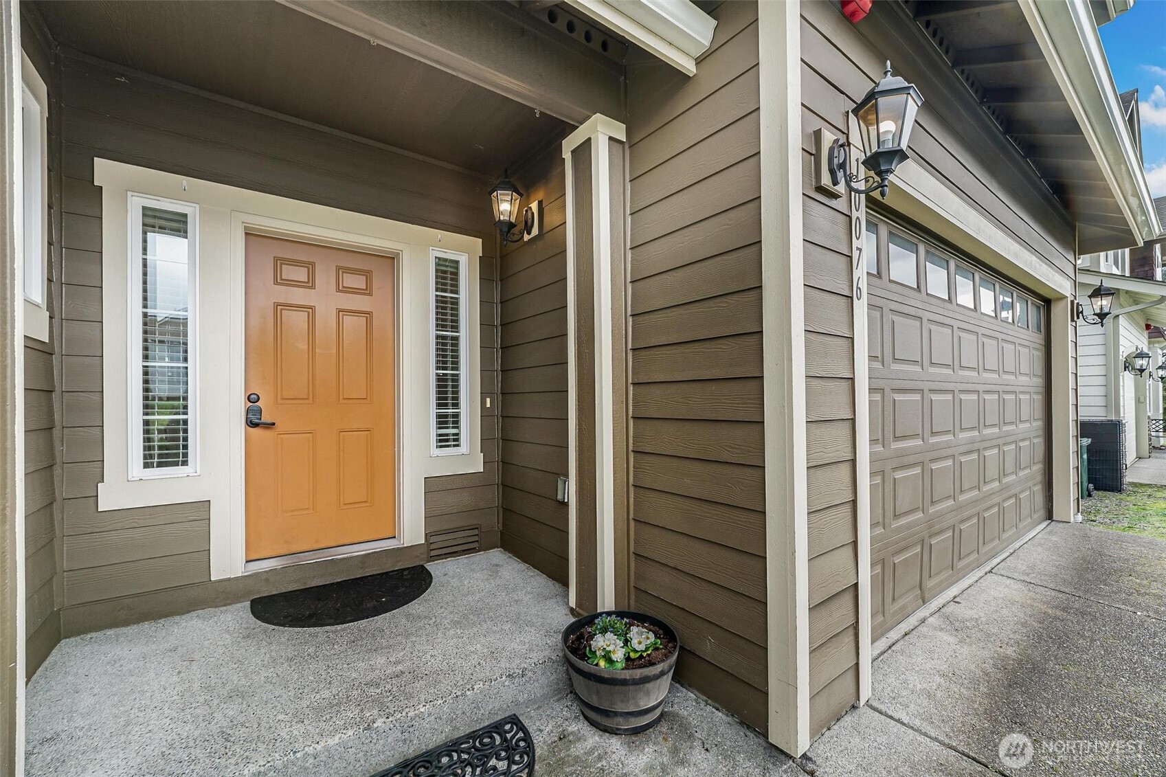 10076 185th Avenue E