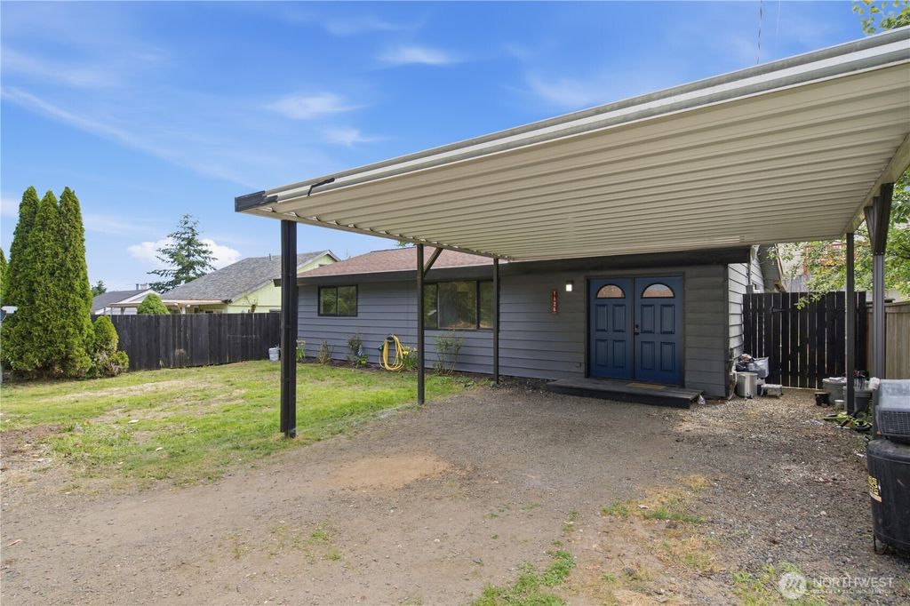 Photo of 1126 Poindexter Avenue W, Bremerton, WA 98312 (MLS # 2543975)