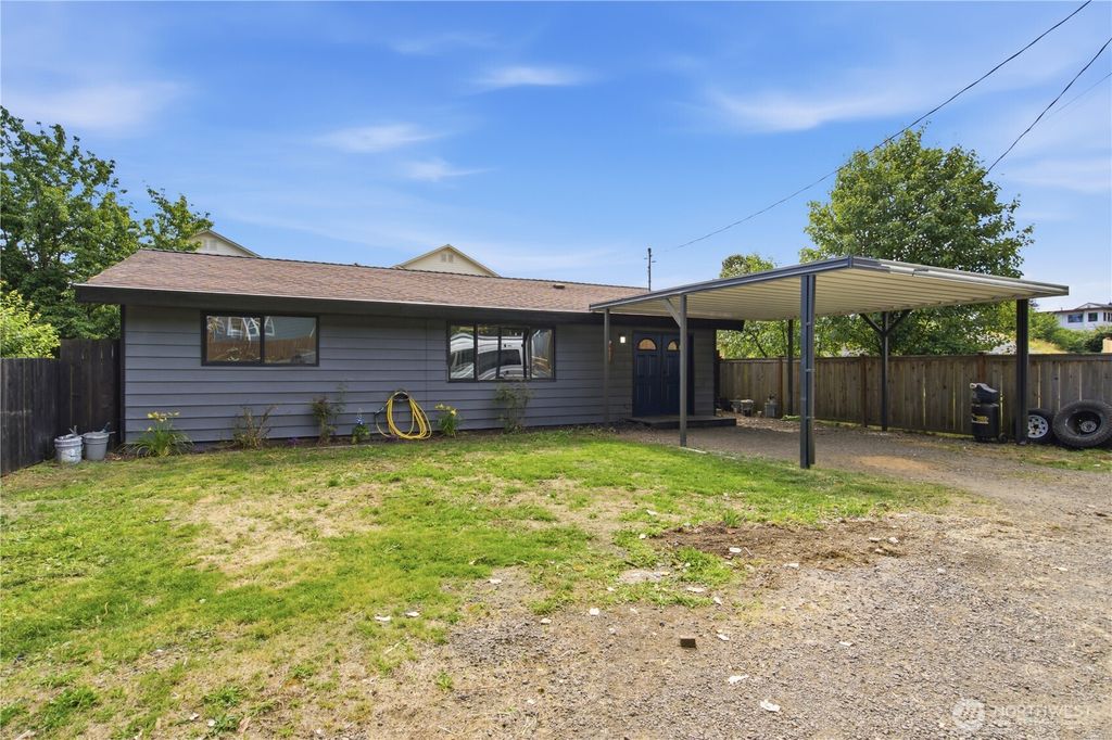 Photo of 1126 Poindexter Avenue W, Bremerton, WA 98312 (MLS # 2543975)